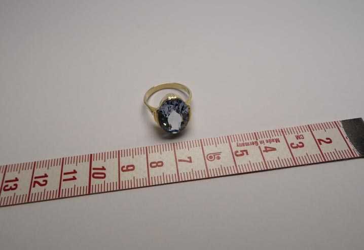 Przedwojenny pierścionek błękitny spinel srebro złocone R.14