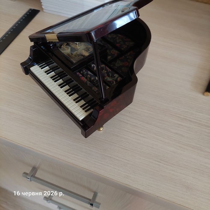 Продам музичну шкатулку