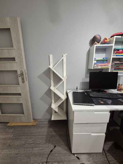 Regał / półka na książki – nowoczesny design, biały