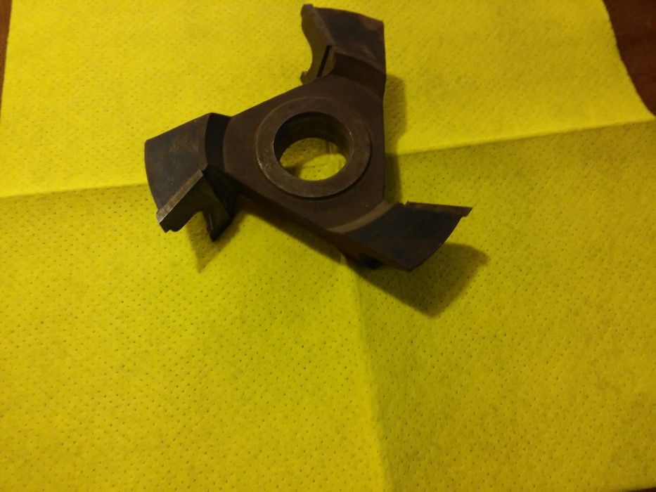 Frez profilowy do drewna