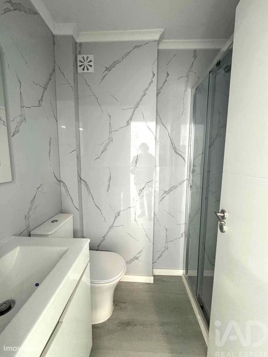 Apartamento T2 em Benfica de 56 m2