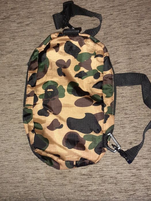 Mala BAPE - Acessório HYPEBEAST