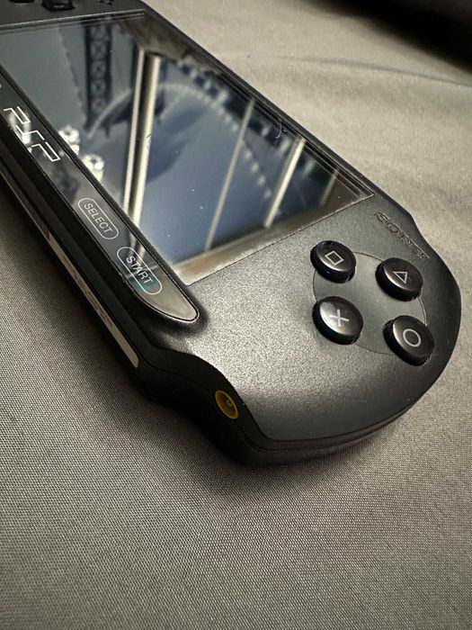 Ігрова консоль PSP E1008 У робочому стані