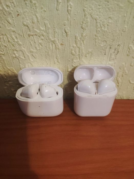 Навушники безпровідні ( один не робочий)