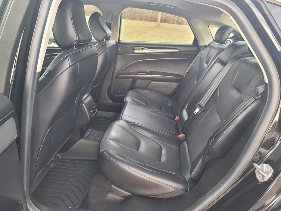 Ford Fusion Titanium      2020