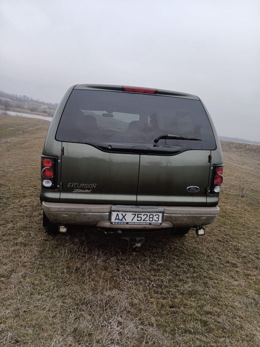 Ford Excursion 2001