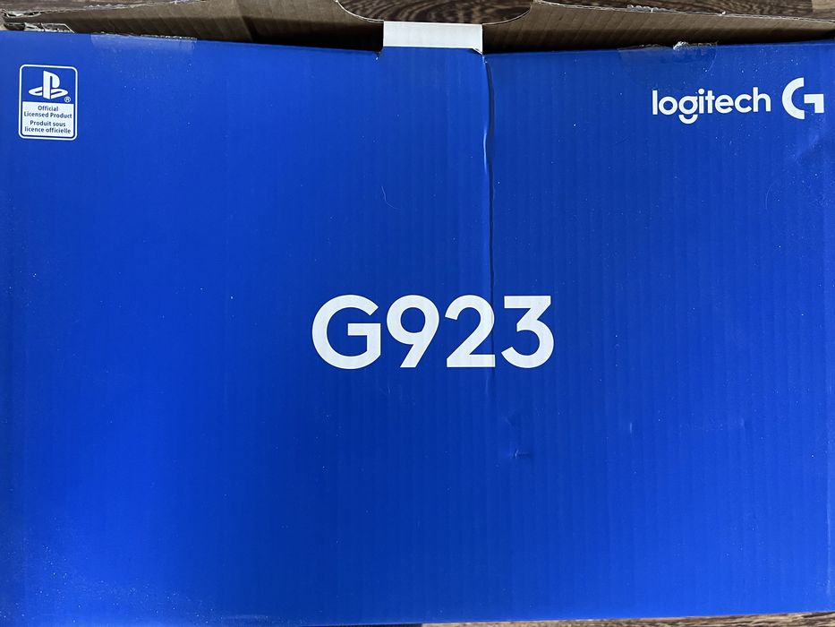 Ігрове кермо Logitech G923 TrueForce з педалями для PC/PS4/PS5