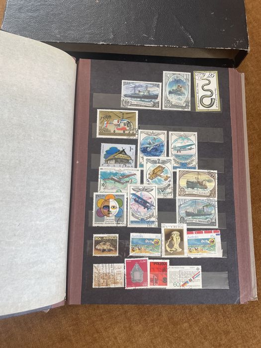 Klaser do kolekcjonowania znaczkow z lat 70-tych