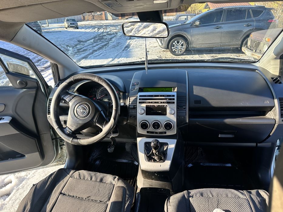 Мпродам мазду 5. 2005год