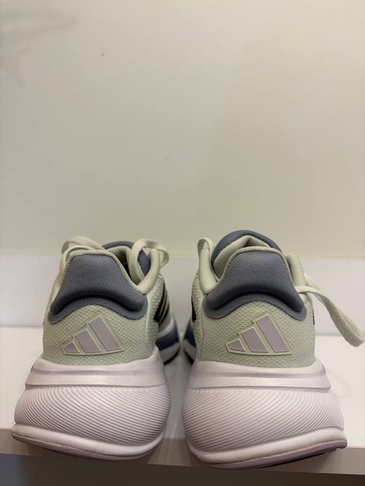 Кроссовки  Adidas