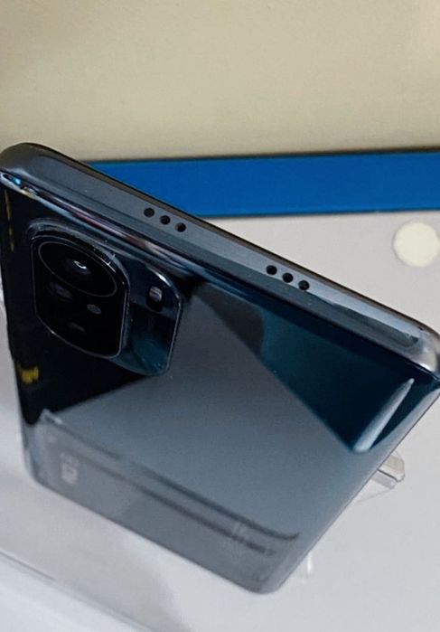 Телефон ігровий POCO F3 SUPER AMULET дисплей ідеальний стан