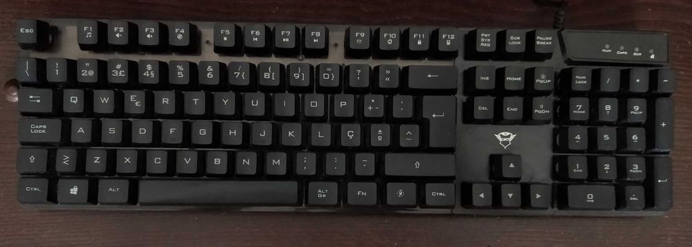 Teclado Trust Azor RGB