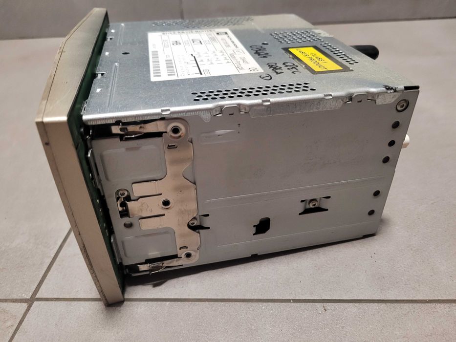 Radio samochodowe fabryczne Opel Corsa D 497.316.088 złote srebrne