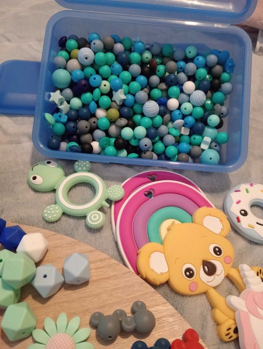 Vendo acessórios para fazer prendedor de chupetas
