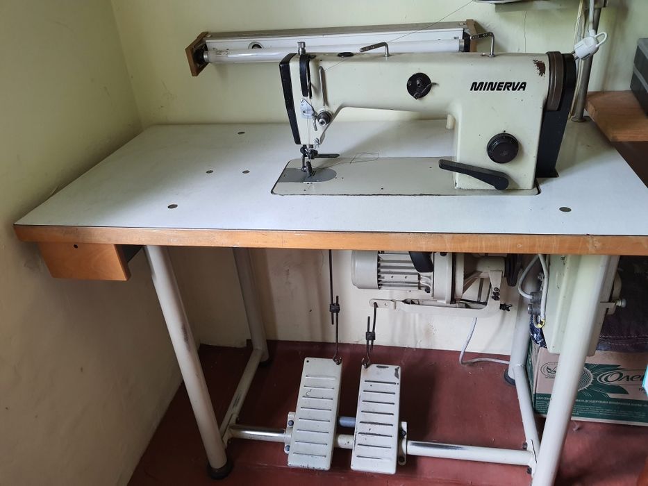 Швейна машинка Minerva