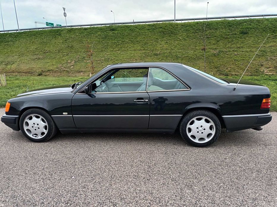 Mercedes-Benz W124