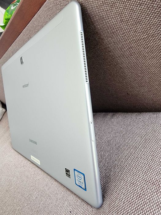 Samsung Galaxy Book 12" 2160x1440 i5-7200U SM-W727 4/128Gb LTE 4G