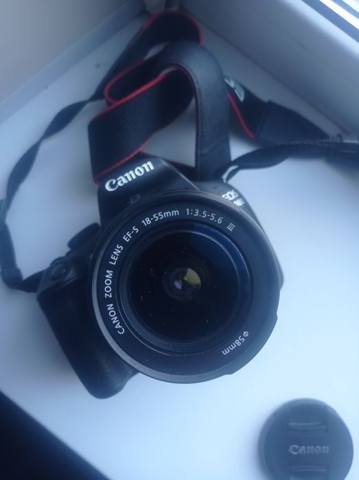 Фотоапарат Canon EOS 1200D