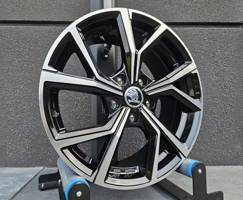 Skoda Kamiq 16 " Nowe 5x100 Škoda Scala Felgi Czarne Poler Alufelgi