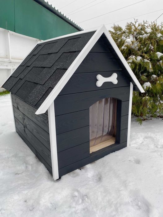 Дерев'яна будка для собак