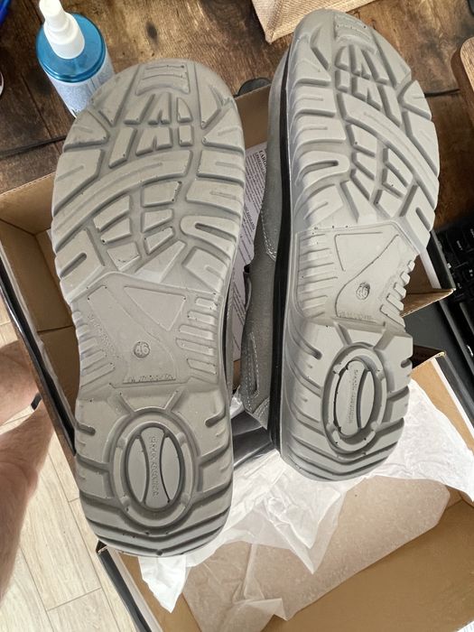 Sprzedam nowe buty BHP