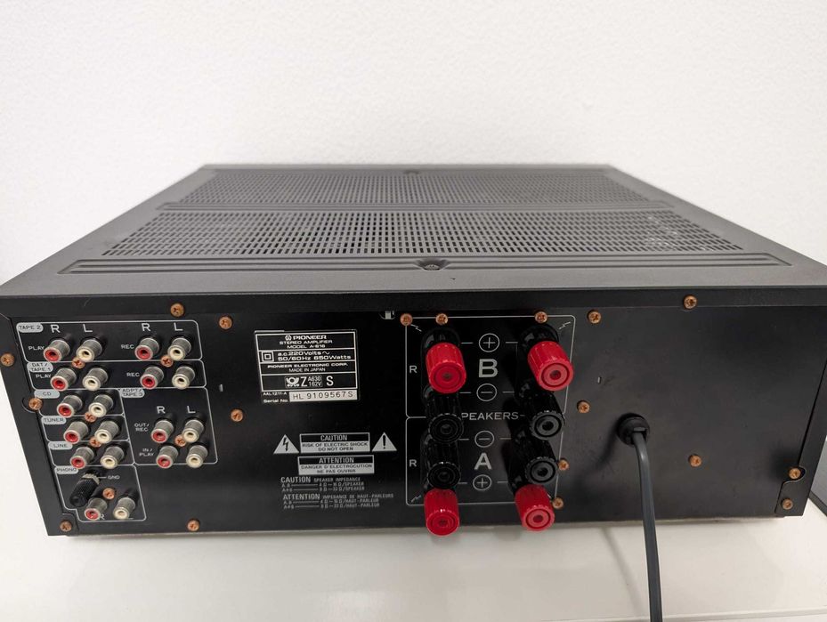 Amplificador e equalizador Pioneer