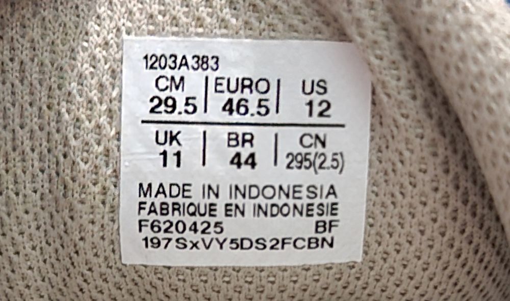 Оригінал 100% кросівки Asics Nyc   EURO 46.5