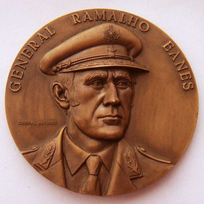 Medalha de Bronze General Ramalho Eanes por CABRAL ANTUNES 1976