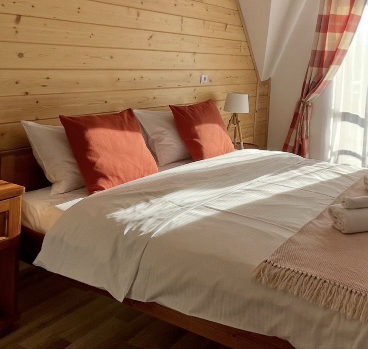 Komplet bawelnianej satynowej poscieli hotelowej w biale paski 220x200