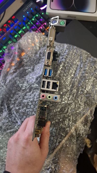 Материнская плата Asus A68HM-K sFM2+ DDR3