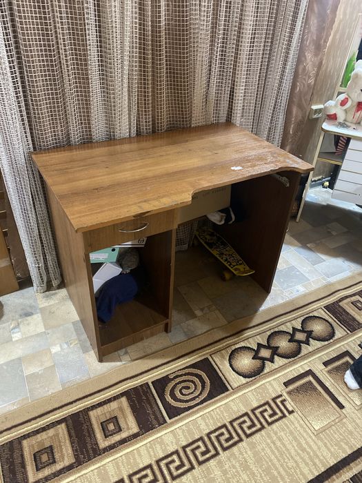 Продам письменный стол