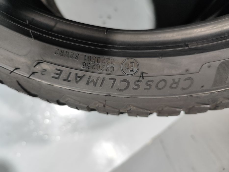 2 pneus semi novos 225-40R18 Michelin - Oferta dos Portes