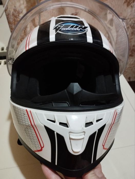 Продам шолом geon helmets