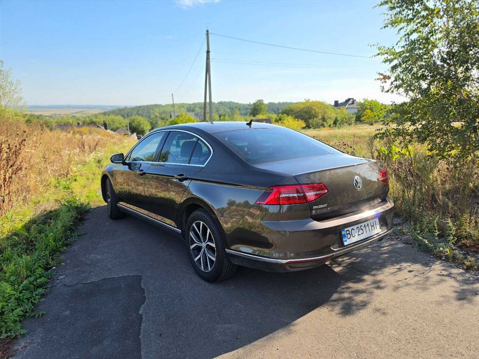 Volkswagen Passat 2018 VIN WVWZZZ3CZJE192610 фото оголошення 2 з 24