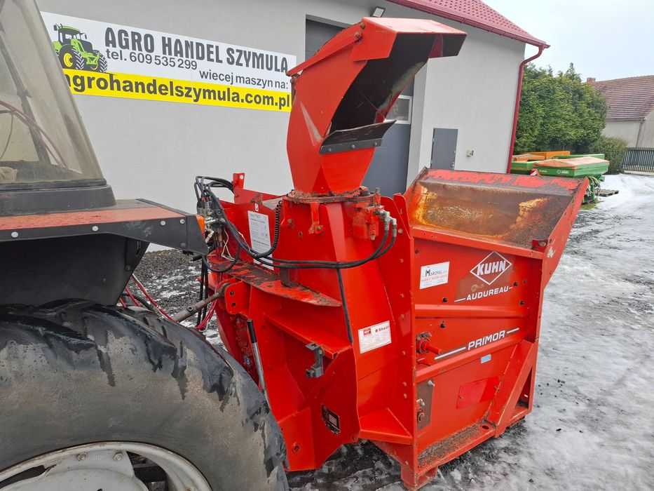 ŚCIELARKA zawieszana KUHN PRIMOR z klapą, rura obrotowa