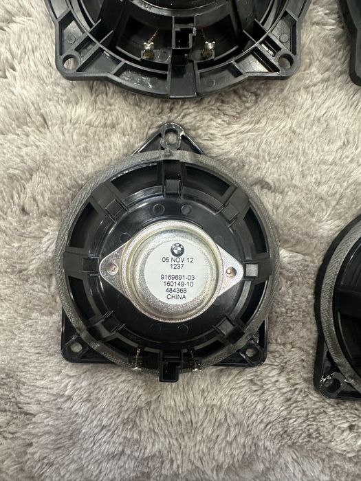 Colunas Originais BMW F10/F11 – 4Ω