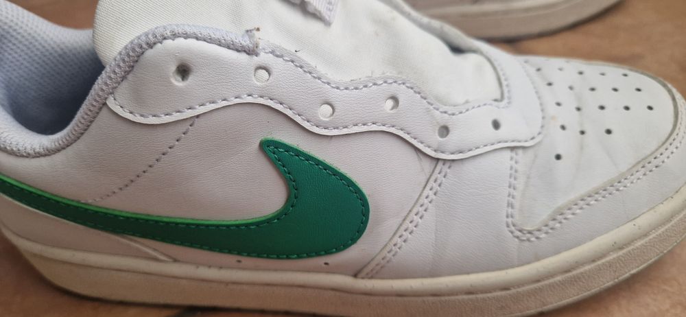 Nike Verde e Branco Mulher Tamanho 38