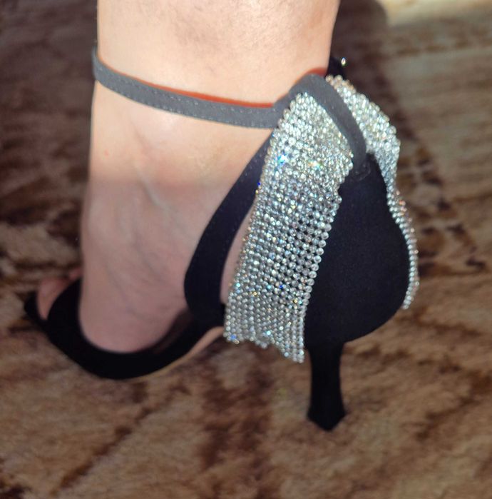 Sandálias Pele Preta Gold&Rouge Novas tam 36