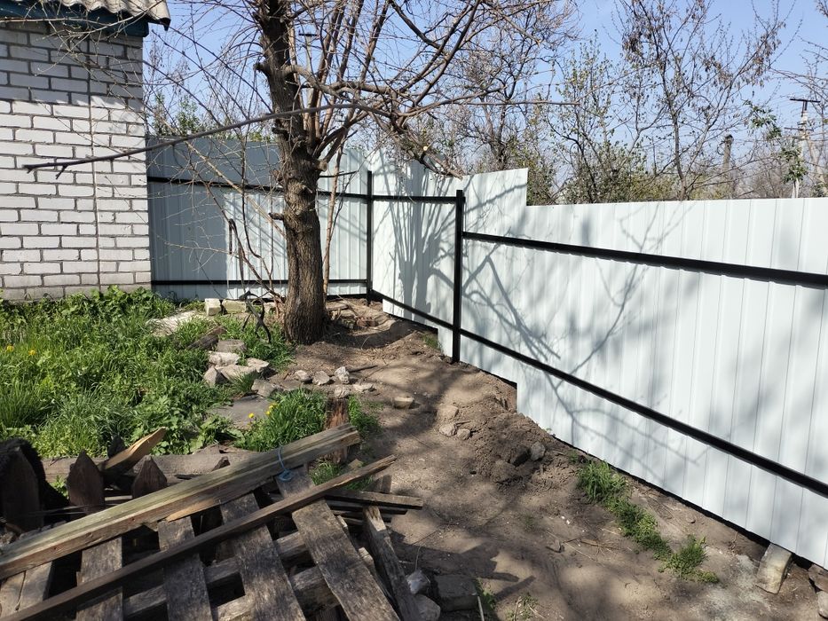 Заборы из профнастил установка , калитка,поднавес, навес
