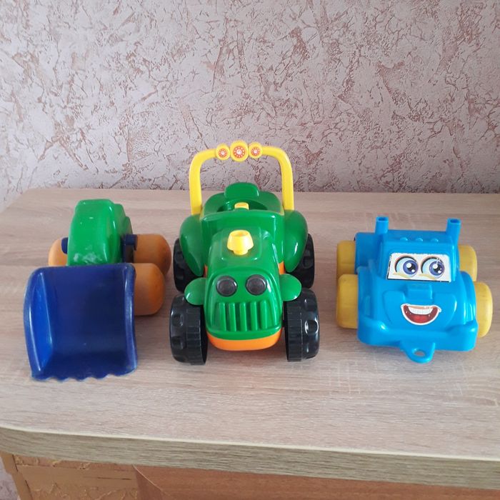 Игрушки машинки .