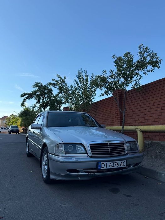 Mercedes w202 2000 год 2.0 газ/бенз