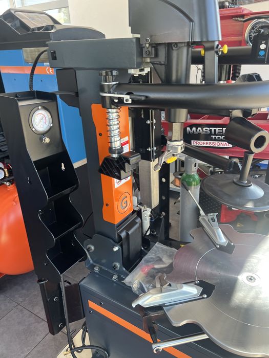 Montażownica do opon i wywzaraka grrmany