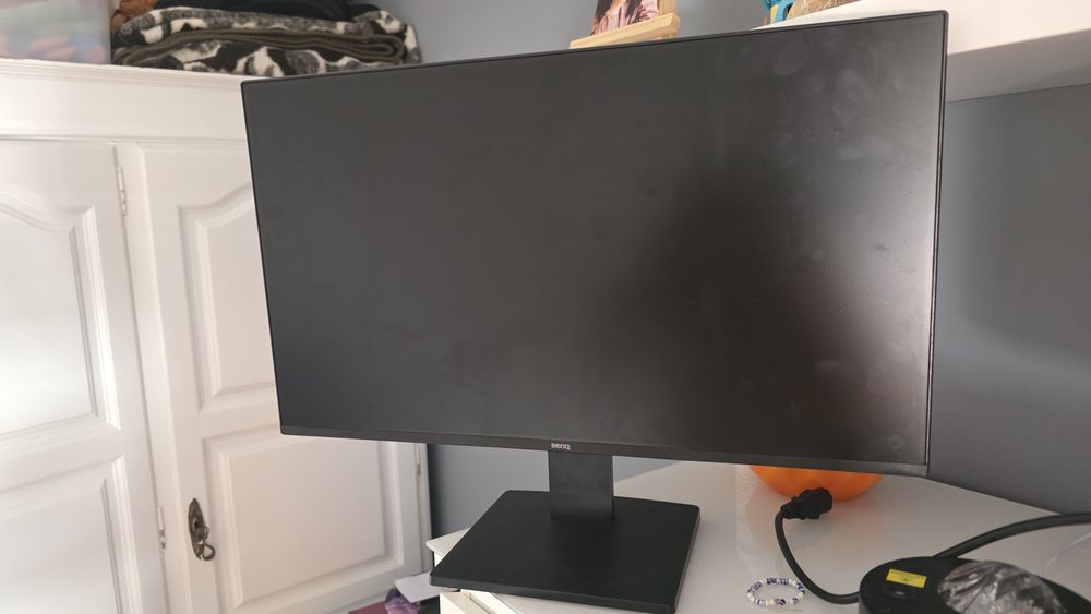 Monitor 24p 100 Hz em excelente estado