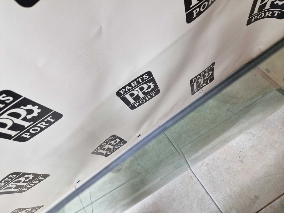 Стекло двери передней Jeep Grand Cherokee 2021 - 2025