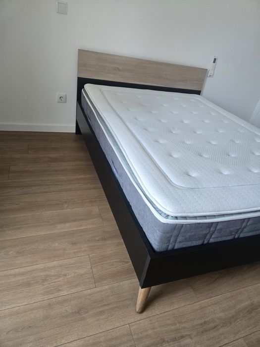 Cama de casal com colchão