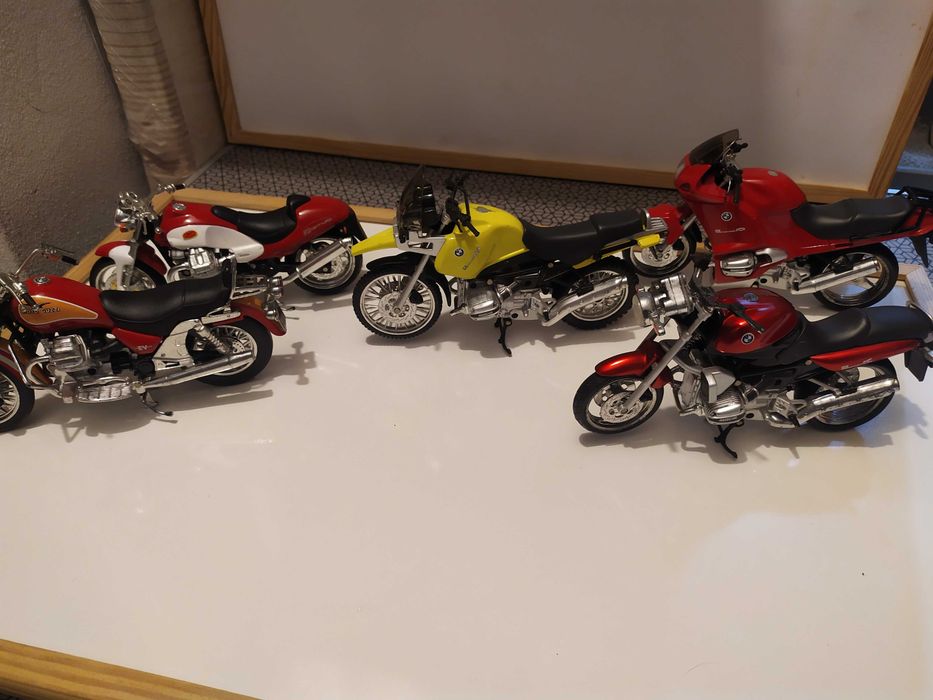 Motos escala 1/18 e 1/12