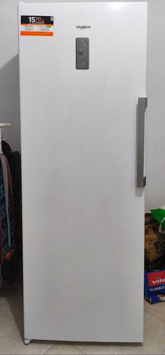 Arca vertical Whirlpool UW8 F2D WHBI N