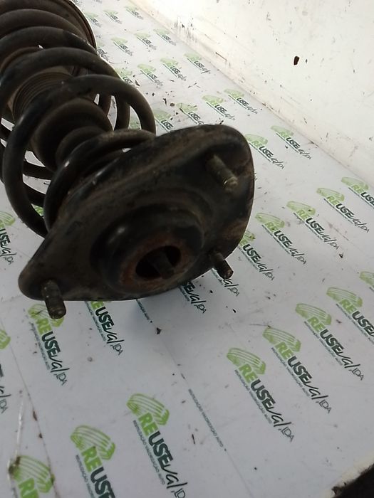 Suspensão frente esquerda MITSUBISHI Colt VI CZC (RG)