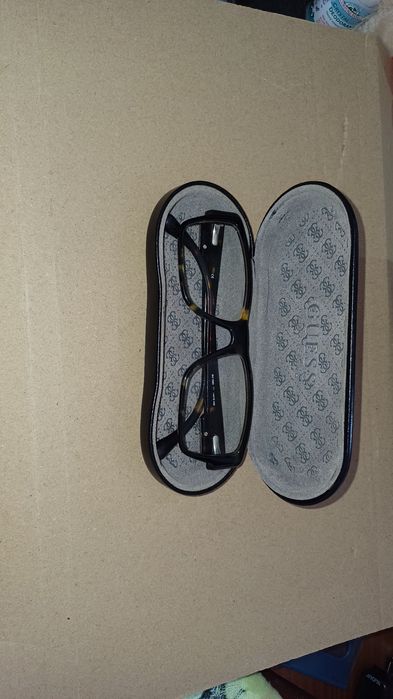 Armações de óculos da GUESS