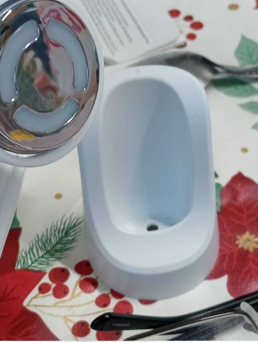 Massageador Facial 5 em 1 M80B | Radiofrequência (RF), EMS e LED